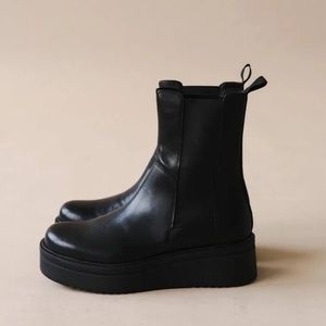 Vagabond Shoemakers Black Leather Tara Boots